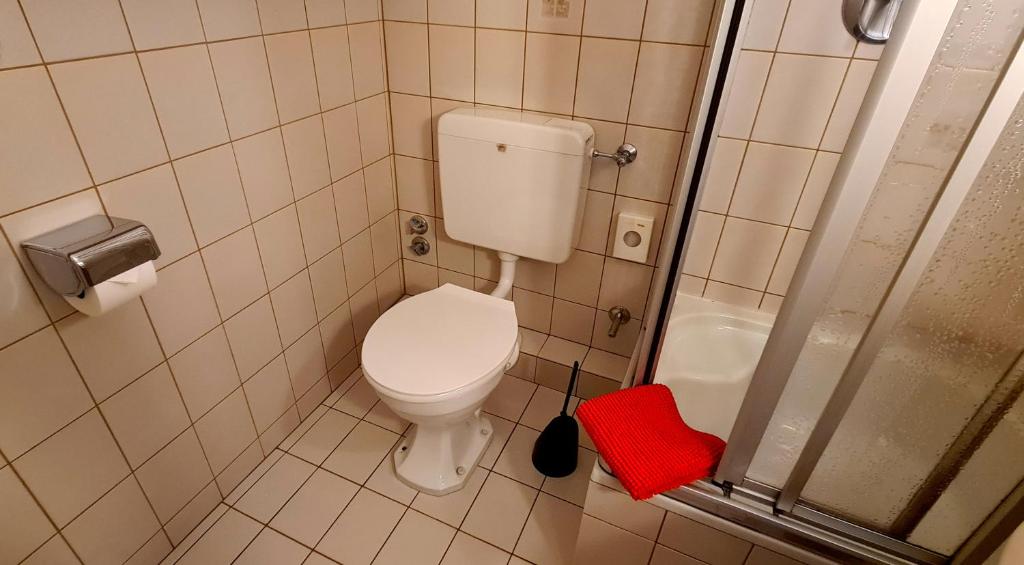 Koupelna v ubytování Hotel garni Am Hochwald