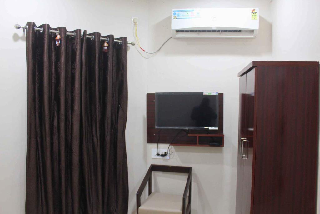 TV a/nebo společenská místnost v ubytování Hotel Yubraj