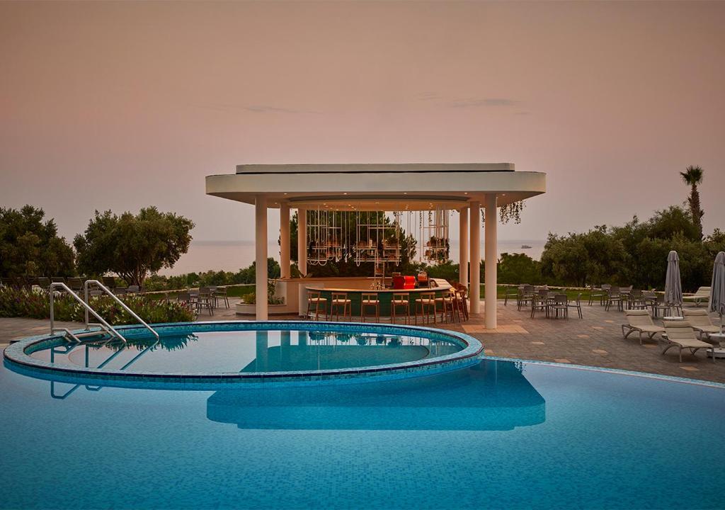 Bazén v ubytování Akra Sorgun Tui Blue Sensatori - Ultra All Inclusive nebo v jeho okolí