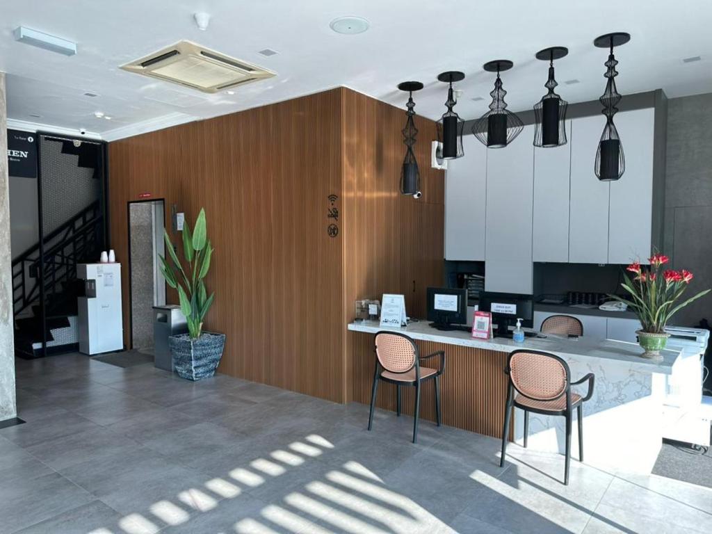 Η κουζίνα ή μικρή κουζίνα στο Greenlast Hotel