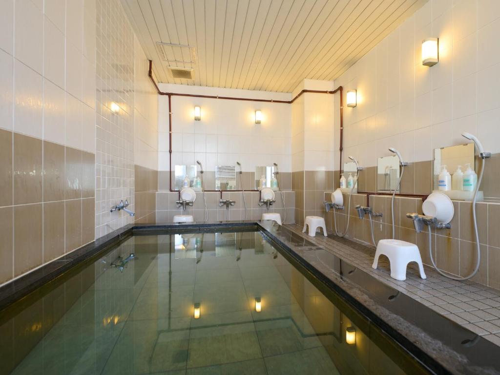 Bazén v ubytování Business Hotel Okadaya Bayside nebo v jeho okolí
