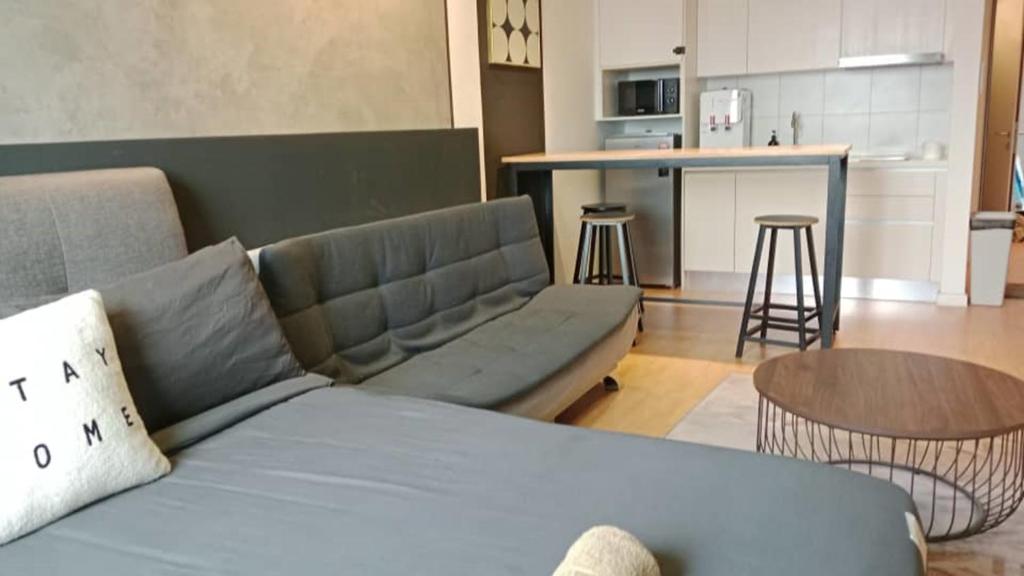 Kuchyň nebo kuchyňský kout v ubytování Chambers Residence by Cozy Haven