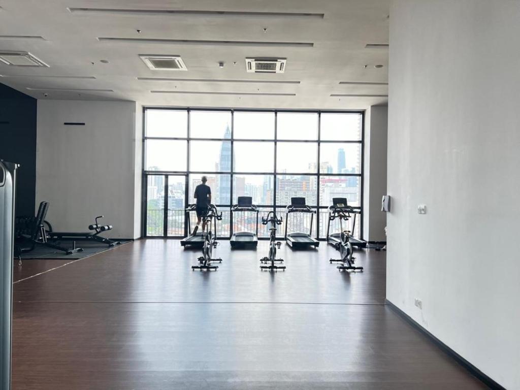 Fitness centrum a/nebo fitness zařízení v ubytování Chambers Residence by Cozy Haven