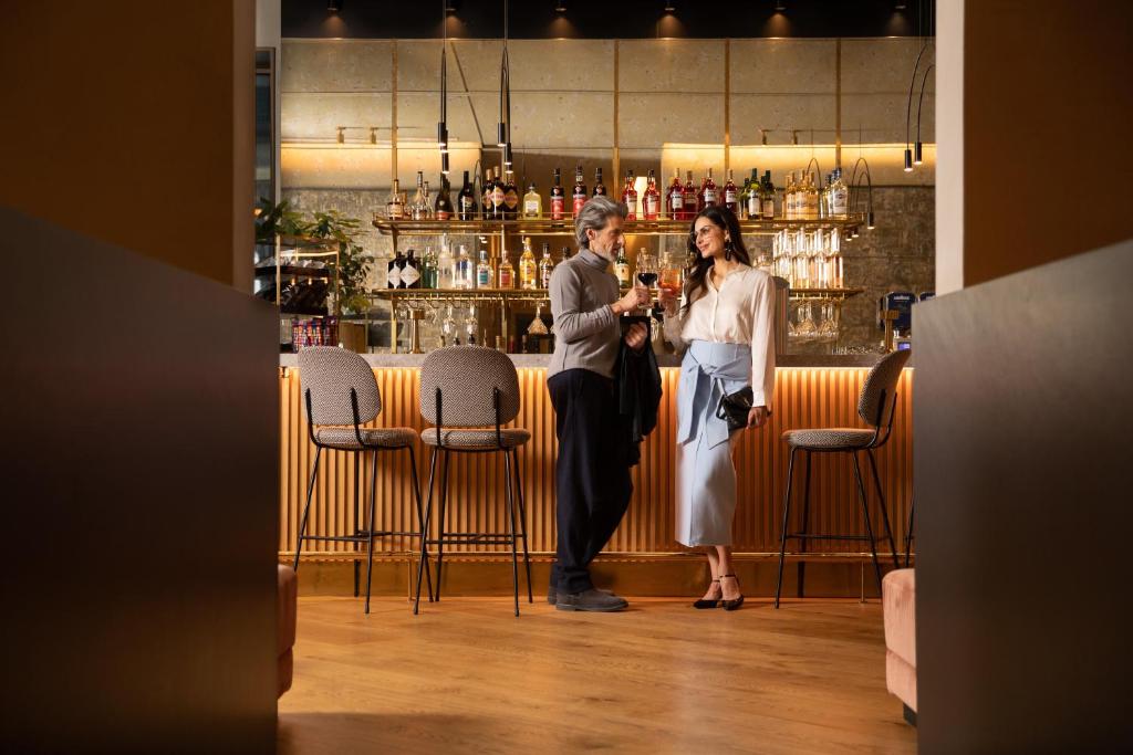 Hosté ubytování MIANO Hotel & Bar