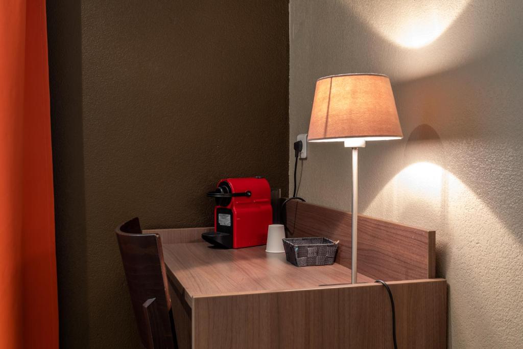 Fotografie z fotogalerie ubytování Logis Hôtels et restaurant La Pause Rn7 v destinaci La Coucourde