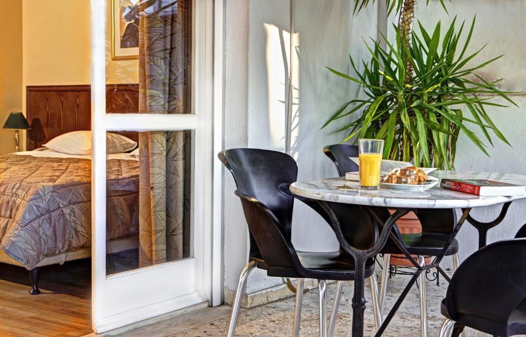 Nicola Hotel - Resim 19