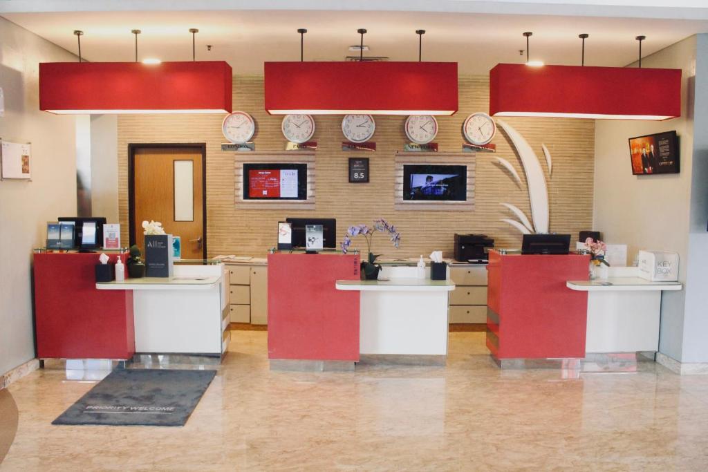 TV a/nebo společenská místnost v ubytování Ibis Jakarta Senen