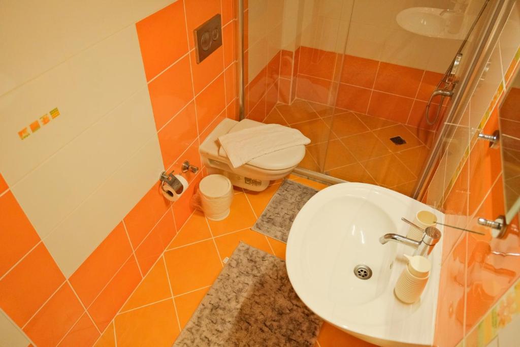 A bathroom at Villa SOLEMARE DEMRE