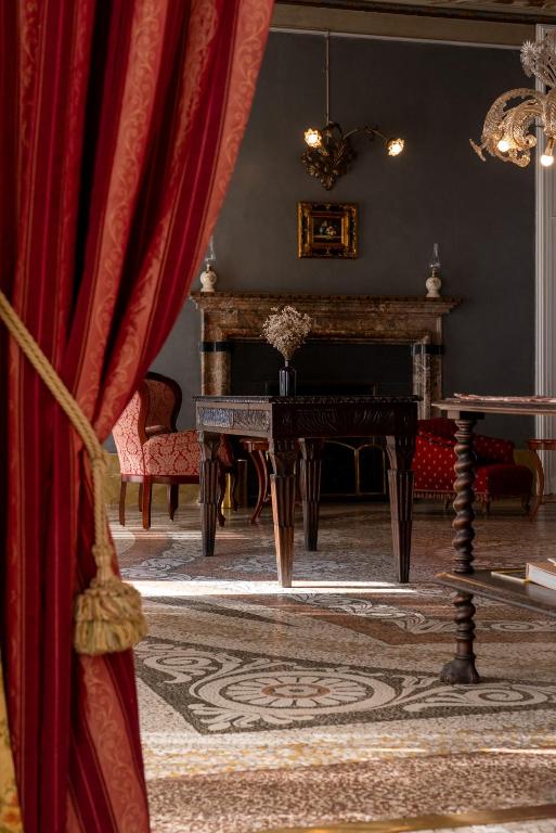 Fotografie z fotogalerie ubytování Hotel Villa Borghi v destinaci Varano Borghi