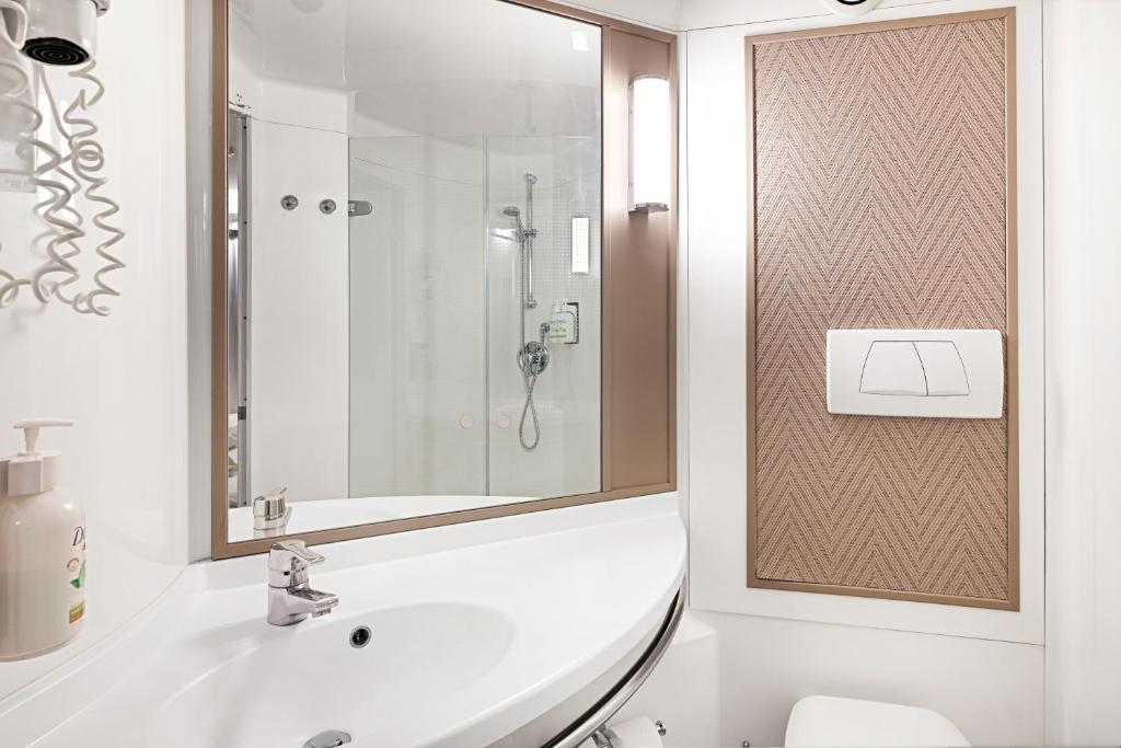 B&B HOTEL Zaragoza Centro - Resim 3