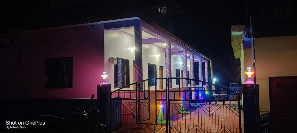 Fotografie z fotogalerie ubytování Navni Beach View Stay v destinaci Gokarna