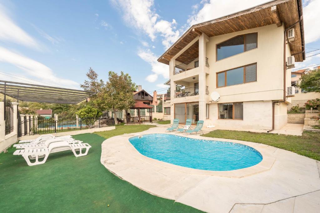 Villa Sineva - Pool, BBQ & Seaview