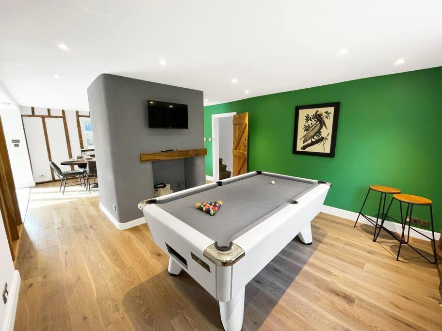 Mallards - English Countryside Retreat - Four-Bedroom House