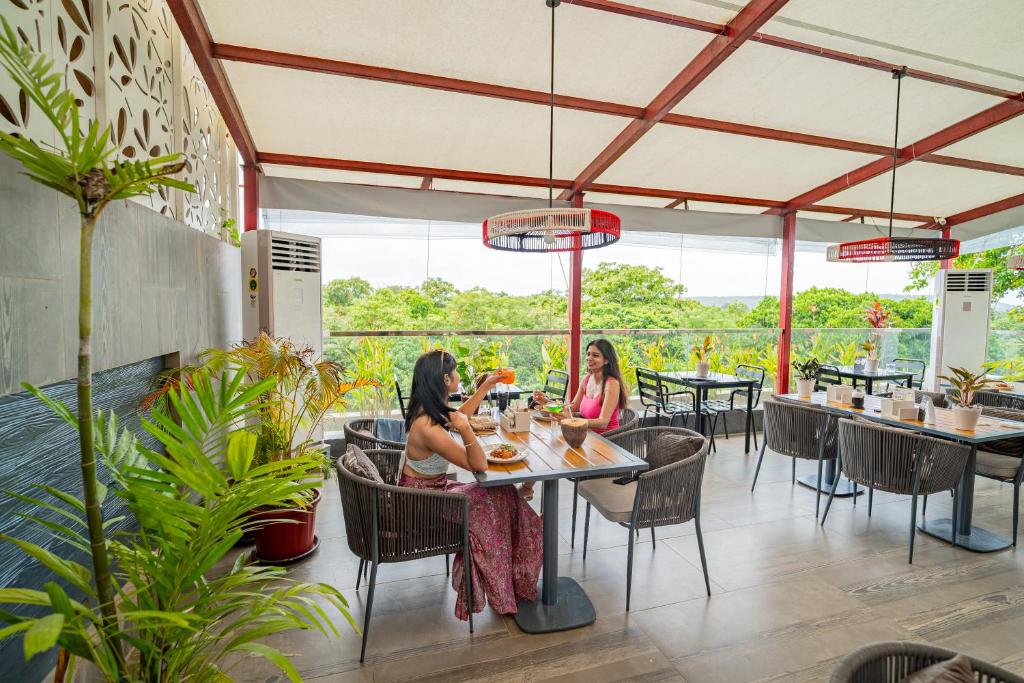 Restaurace v ubytování The Hosteller Bam Goa, Assagao - Poshtel