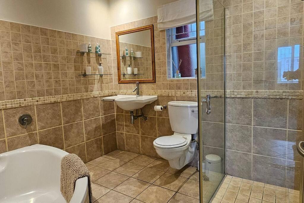 Large 3 x Bedroom Garden Oasis! - Image 9