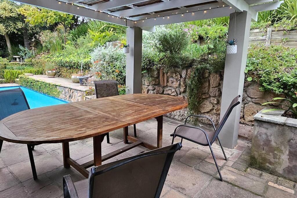 Large 3 x Bedroom Garden Oasis! - Image 11