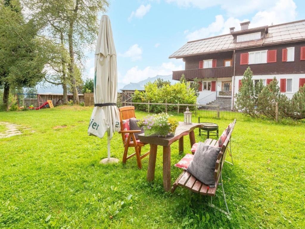 Zahrada ubytování Chalet in Bregenzerwald near Ski Slopes