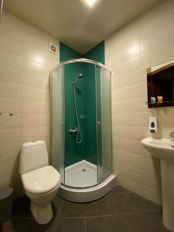 Koupelna v ubytování 8 rooms
