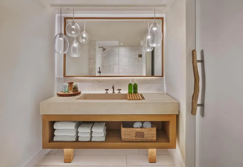 One-Bedroom King Suite with City View