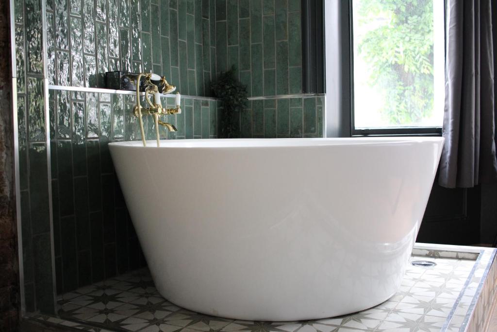 INNit Bliss - Deluxe Double Room With Bath