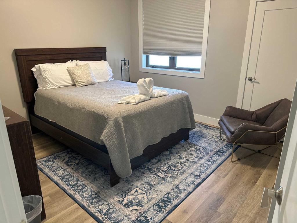 Image showcasing Trendy Downtown Condo-Walk to it ALL Capri 315, Traverse City (preços ...