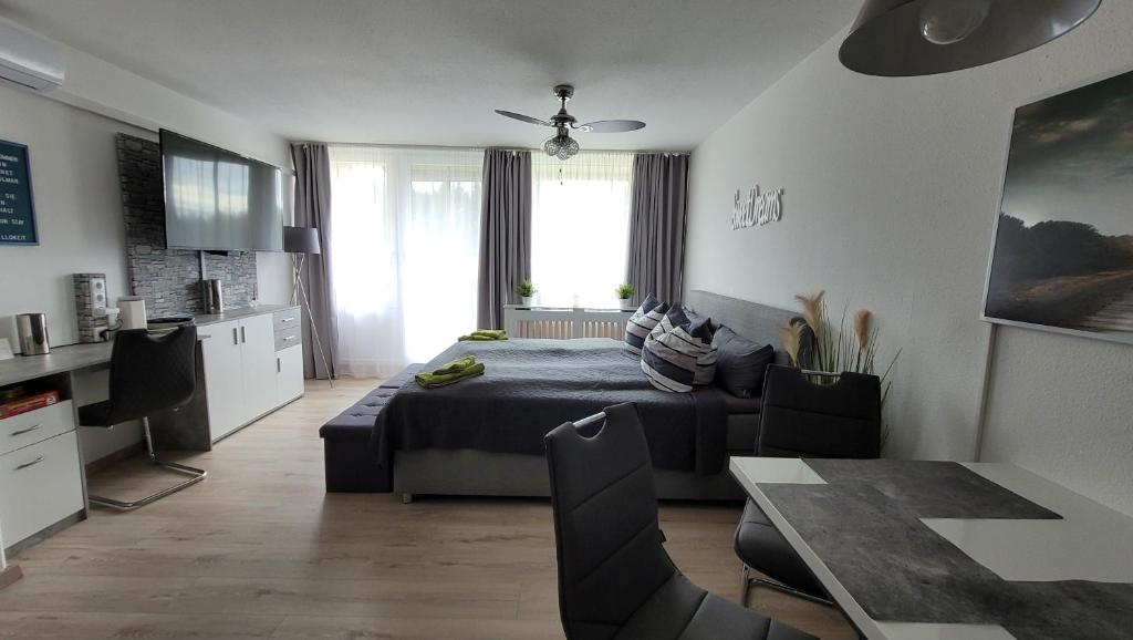 TV a/nebo společenská místnost v ubytování Appartement in Sankt Englmar mit KlimaWärmetauscher