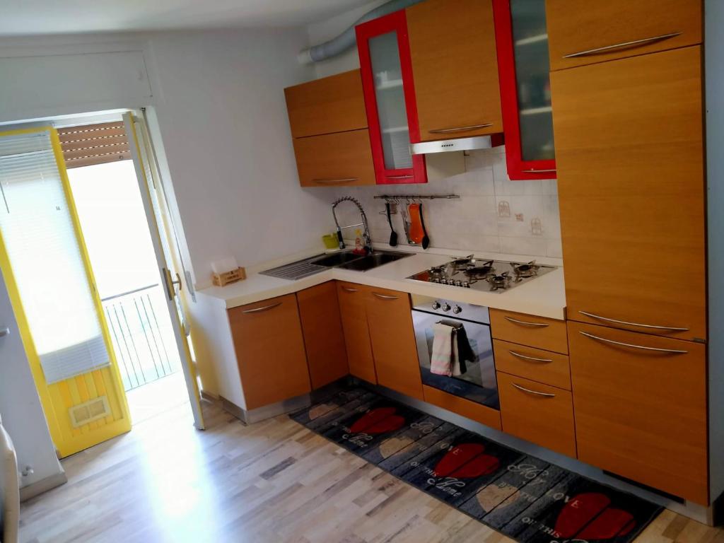 Kuchyň nebo kuchyňský kout v ubytování Appartamenti Centro Seriate