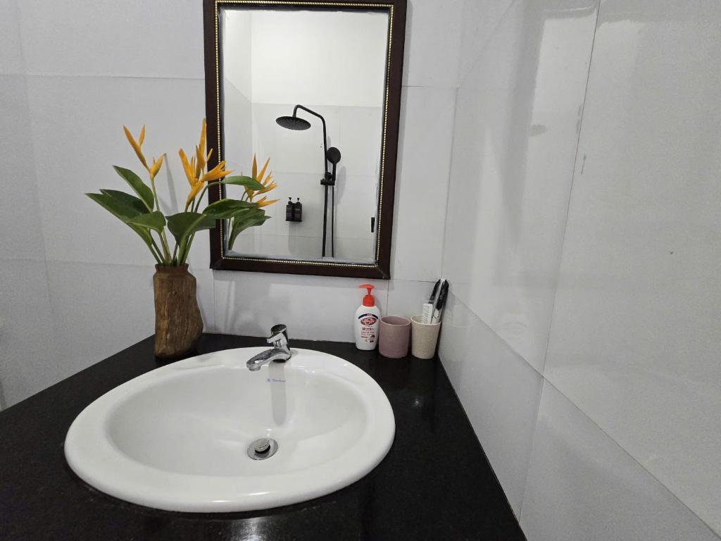 Phòng tắm tại Lac House Mui Ne