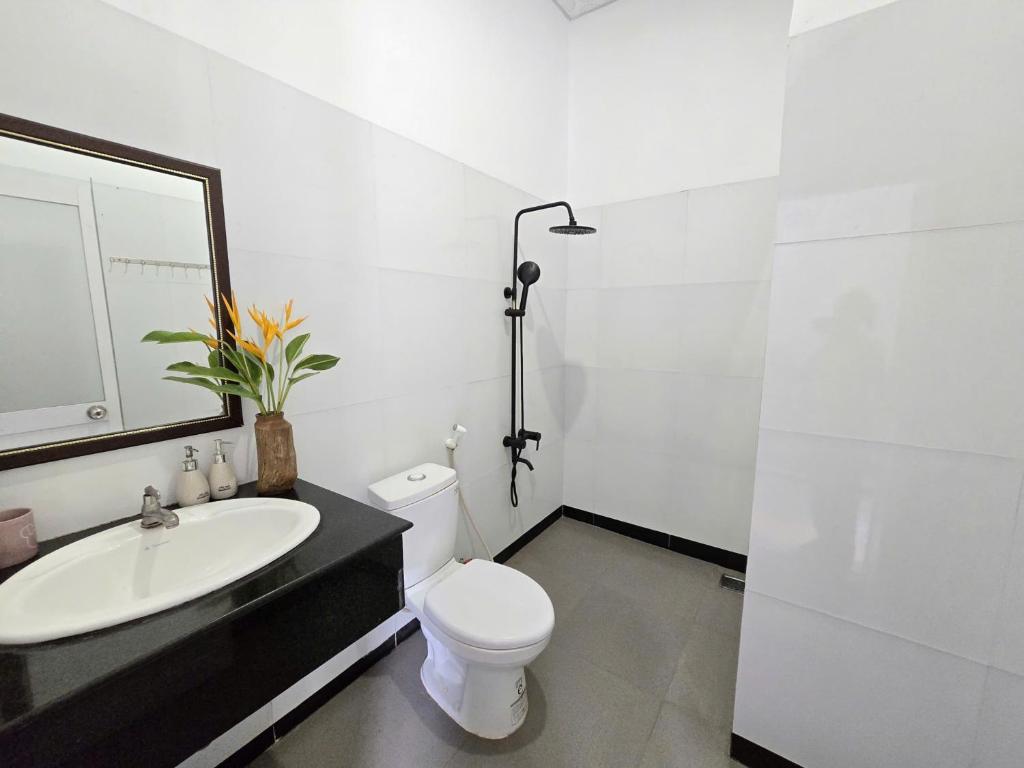 Phòng tắm tại Lac House Mui Ne