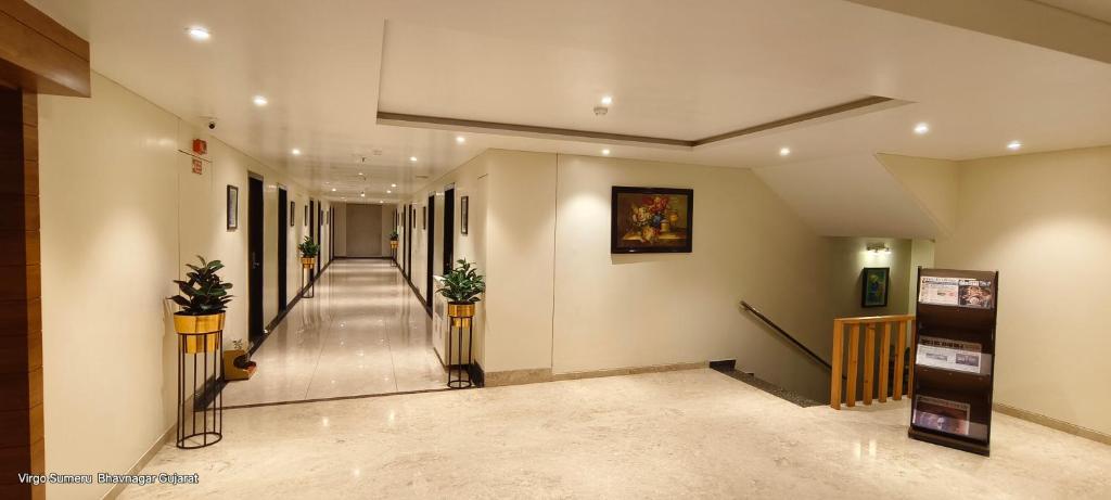 Fotografie z fotogalerie ubytování Hotel Virgo Sumeru v destinaci Bhávnagar
