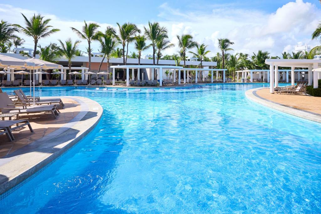 Bazén v ubytování Riu Palace Bavaro - All Inclusive nebo v jeho okolí