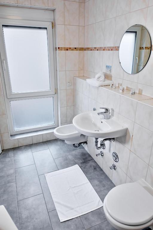 Peppone - Deluxe Double Room With Bath