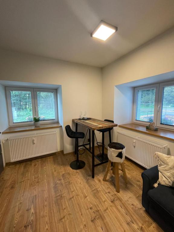 Posedenie v ubytovaní Apartment NAVI- Modern studio in Krkonoše foothills