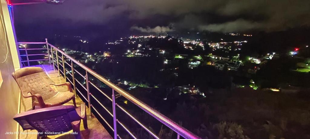 Balkón nebo terasa v ubytování The Jacks Hilltop Kodai