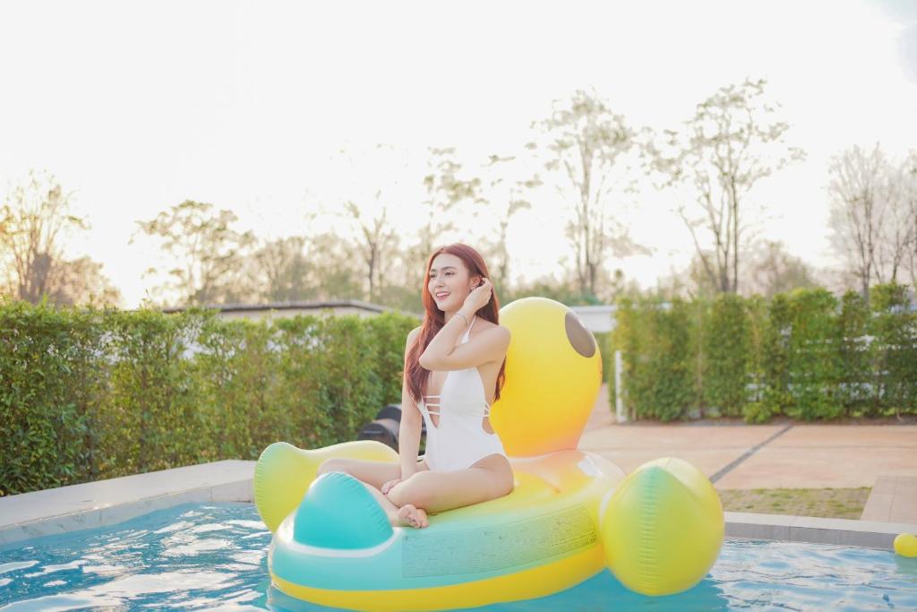 Bassein majutusasutuses ดิ เอเวอร์เรส พูลวิลล่า เขาใหญ่ The Everest Pool Villa Khaoyai või selle lähedal