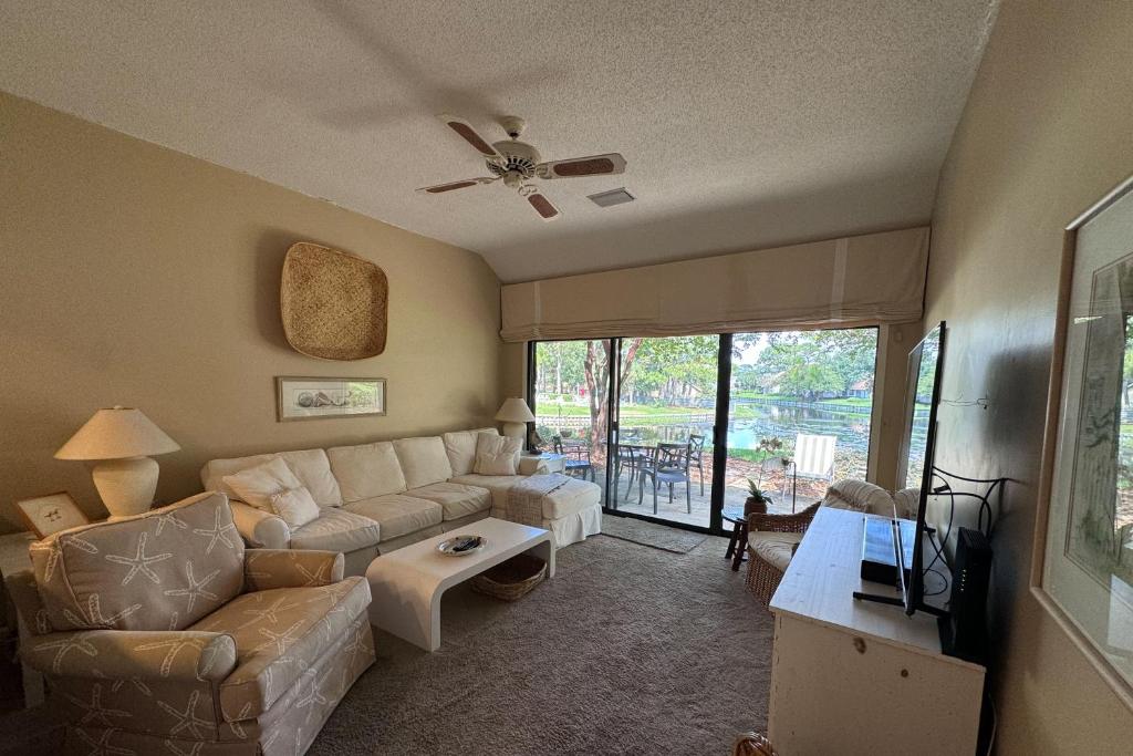 Un lugar para sentarse en Beachwalk Villa 5069