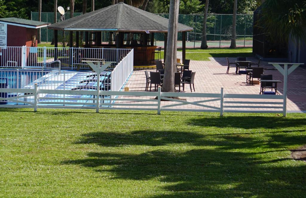 Econo Lodge Port Canaveral Area