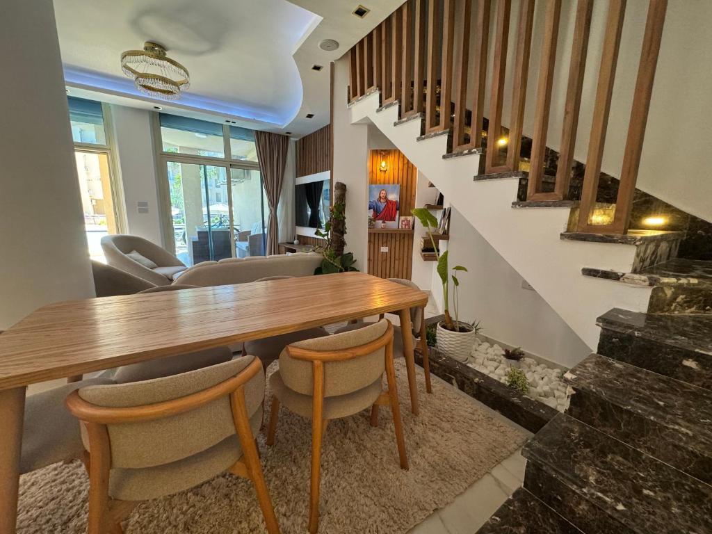 Posezení v ubytování Luxury Smart Home- Villa Duplex