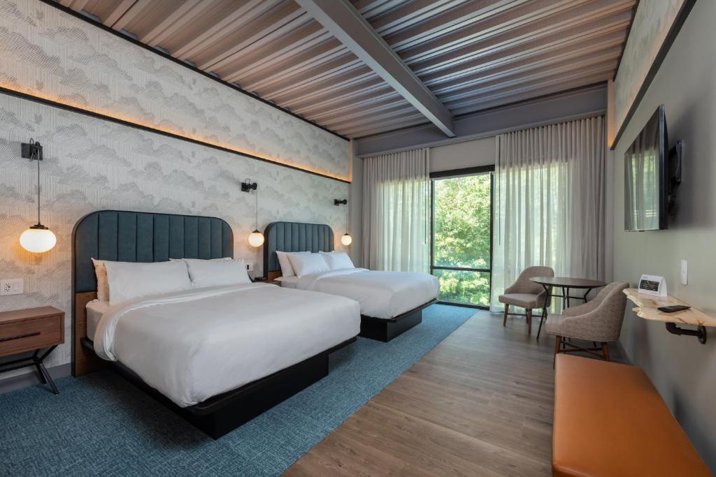 voco James Newbury Hudson Valley by IHG - Premium Corner Queen Room