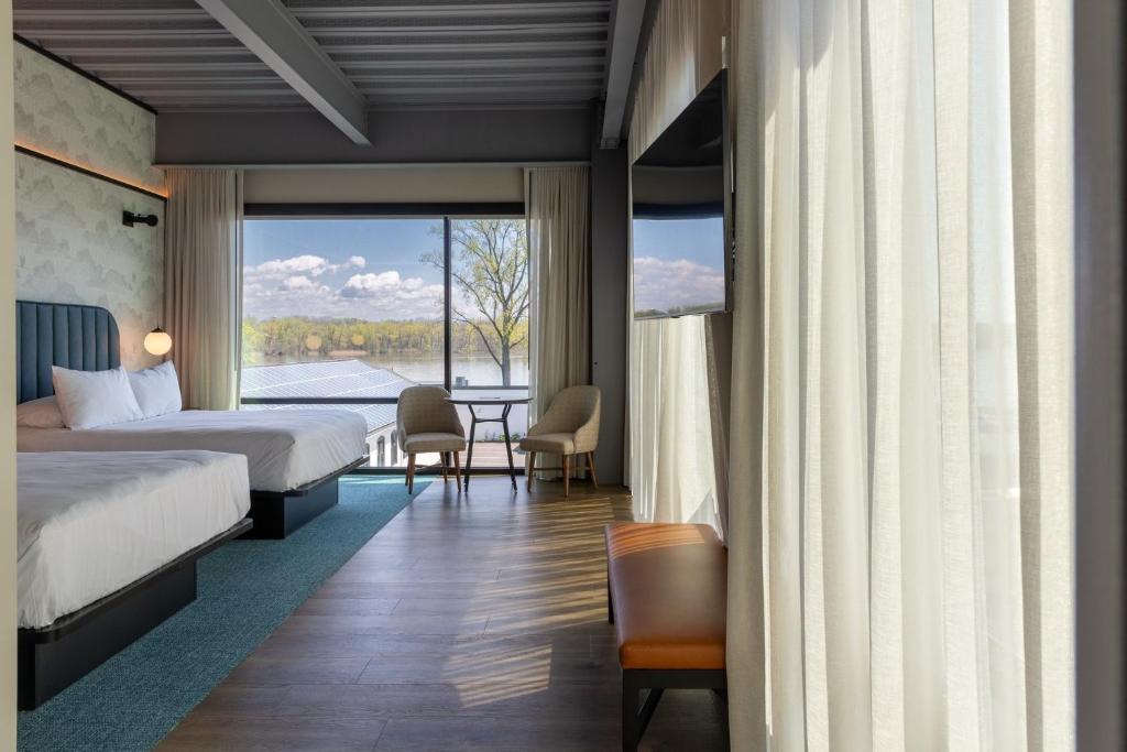 voco James Newbury Hudson Valley by IHG - Premium Corner Queen Room With River View