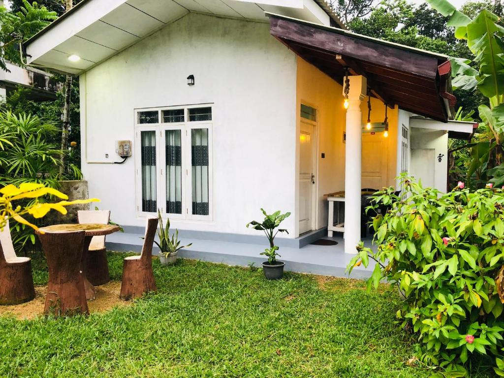 Κήπος έξω από το White House Weligama