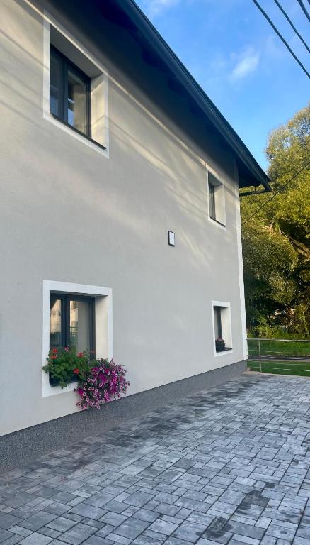 Budova, v ktorej sa apartmán nachádza