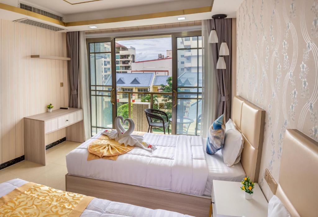 Mermaid Beach Resort - Superior Double Room With Pool View