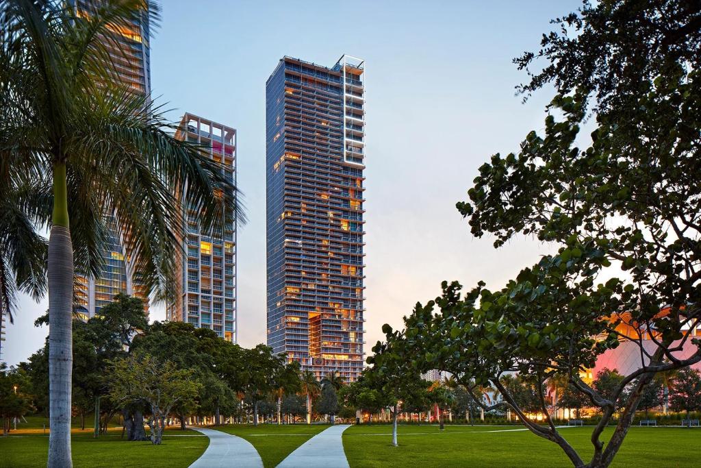 Ein Garten an der Unterkunft The Grayson Hotel Miami Downtown