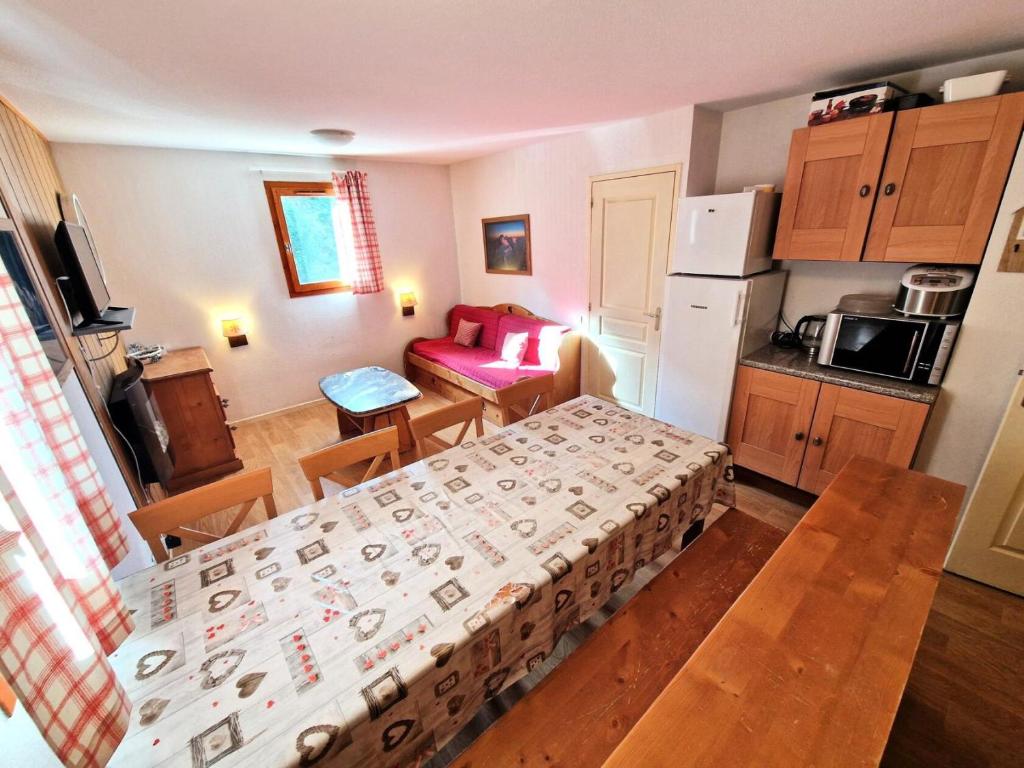 Η κουζίνα ή μικρή κουζίνα στο Résidence Les Belvederes - 4 pièces 6/8 personnes 46 m² MAE-7191