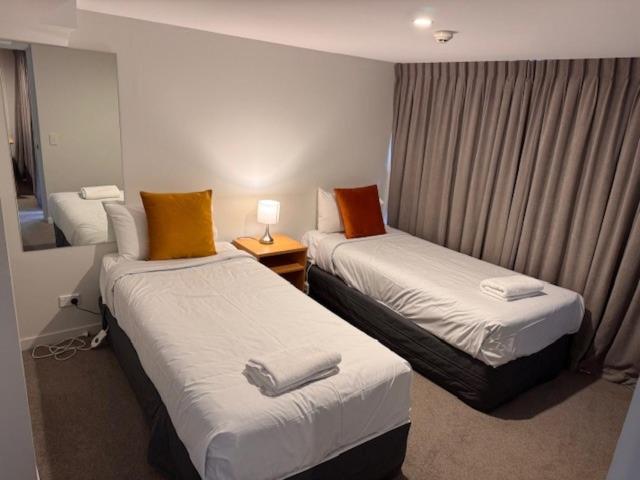 Lakefront Apartments,18 LAKE ESPLANADE ROAD - Resim 6