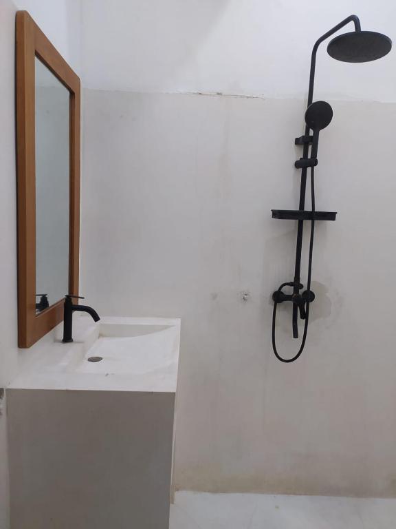 Vannituba majutusasutuses Wanderlust Hostel Mandalika