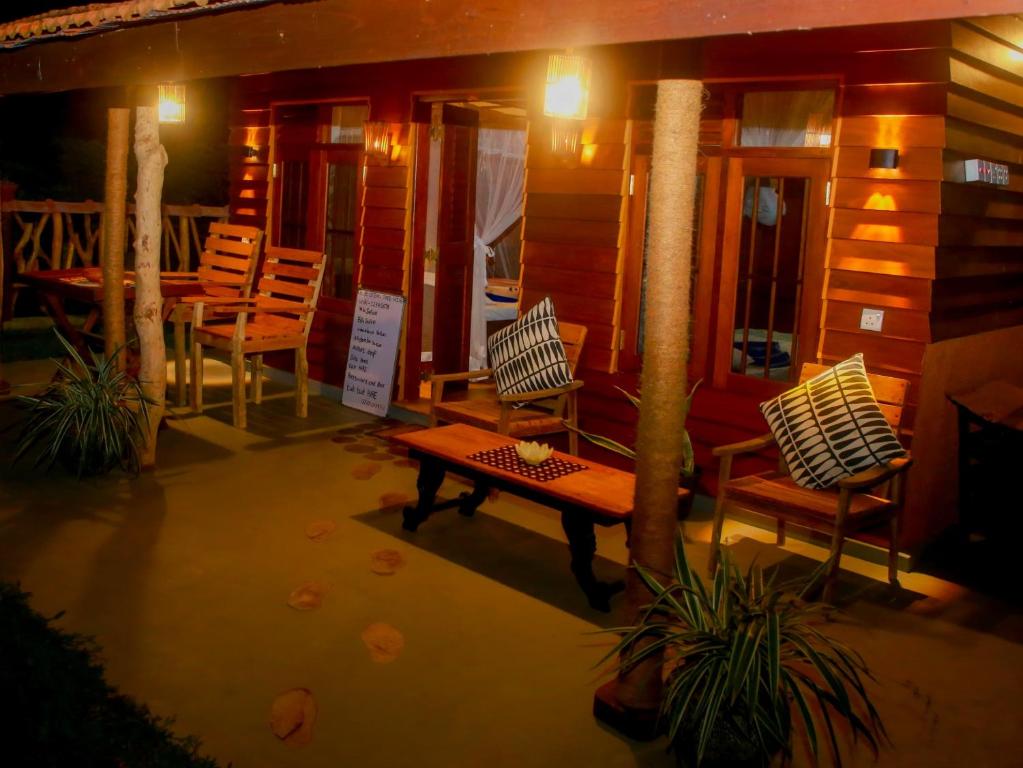 Posezení v ubytování Blue Ocean Tree House Hiriketiya