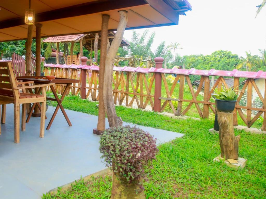 Zahrada ubytování Blue Ocean Tree House Hiriketiya