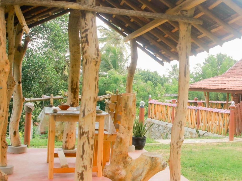 Zahrada ubytování Blue Ocean Tree House Hiriketiya